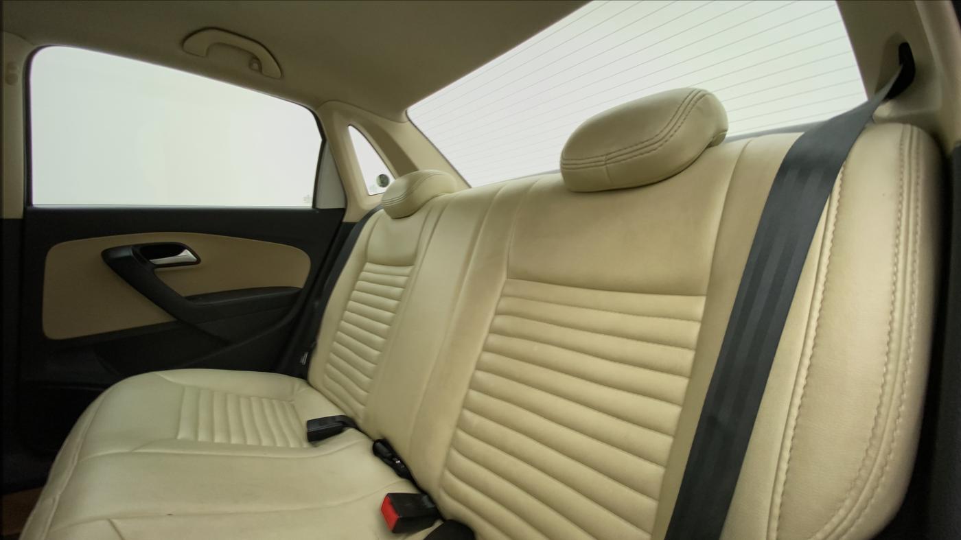 2016 Volkswagen Ameo HIGHLINE 1.5L AT (D), Diesel, Automatic, 71,838 km, Right Side Rear Door Cabin