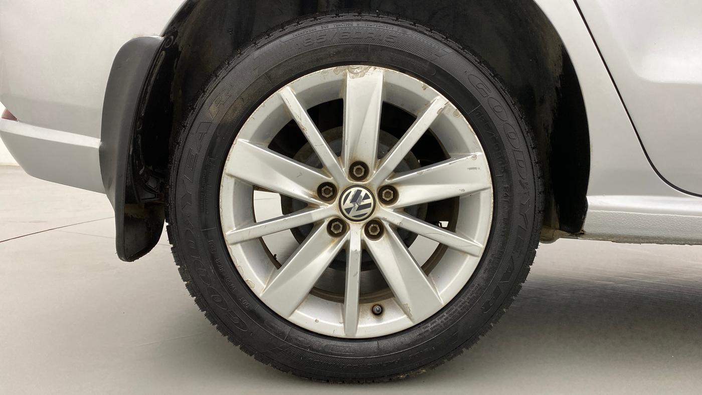 2016 Volkswagen Ameo HIGHLINE 1.5L AT (D), Diesel, Automatic, 71,838 km, Right Rear Wheel