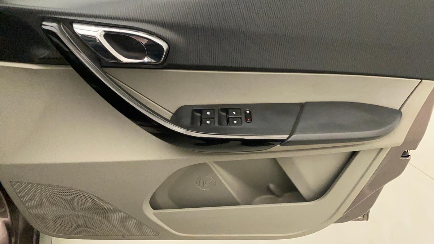 2017 Tata Tiago XZ DIESEL, Diesel, Manual, 45,204 km, Driver Side Door Panels Control