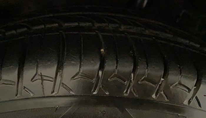 2017 Tata Tiago XZ DIESEL, Diesel, Manual, 45,204 km, Right Rear Tyre Tread