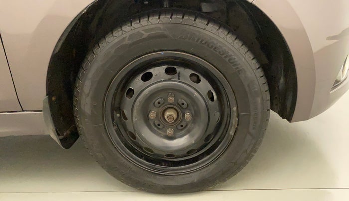 2017 Tata Tiago XZ DIESEL, Diesel, Manual, 45,204 km, Right Front Wheel