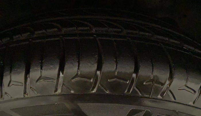 2017 Tata Tiago XZ DIESEL, Diesel, Manual, 45,204 km, Right Front Tyre Tread