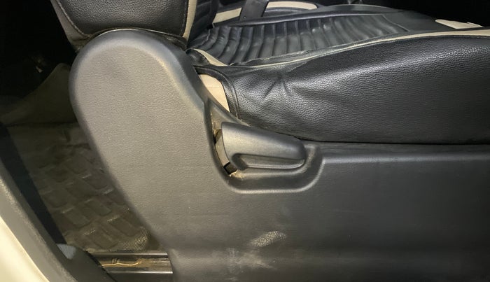 2018 Maruti Wagon R 1.0 VXI, Petrol, Manual, 85,514 km, Driver Side Adjustment Panel