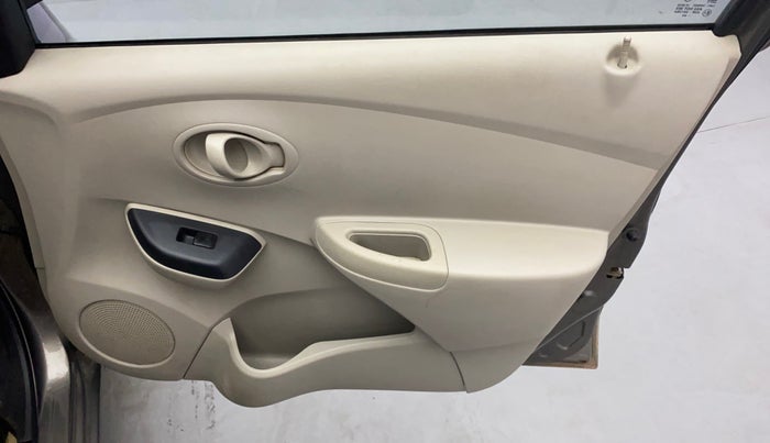 2016 Datsun Go T, Petrol, Manual, 41,128 km, Driver Side Door Panels Control