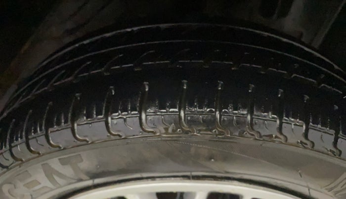 2016 Datsun Go T, Petrol, Manual, 41,128 km, Right Front Tyre Tread