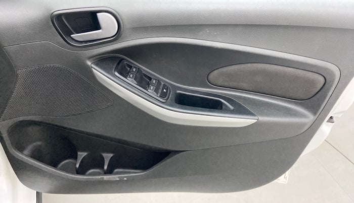 2018 Ford FREESTYLE TREND 1.2 PETROL, Petrol, Manual, 35,161 km, Driver Side Door Panels Control