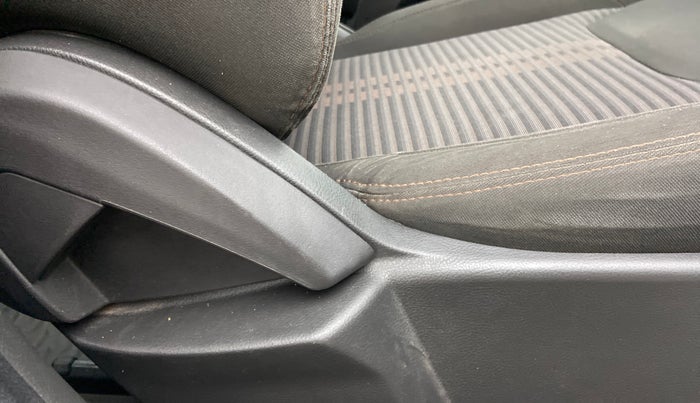 2018 Ford FREESTYLE TREND 1.2 PETROL, Petrol, Manual, 35,161 km, Driver Side Adjustment Panel