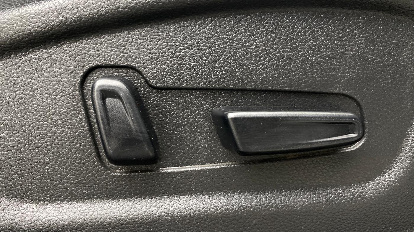 2021 KIA SELTOS GTX PLUS 1.5 DIESEL AT DUAL TONE, Diesel, Automatic, 82,267 km, Driver Side Adjustment Panel