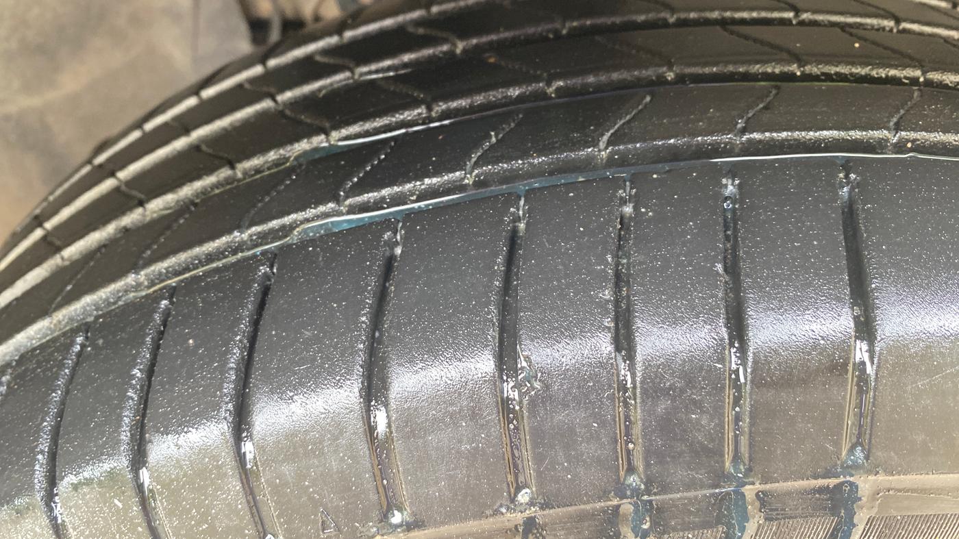 2017 Nissan Terrano XV D PREMIUM AMT, Diesel, Automatic, 1,02,165 km, Right Front Tyre Tread