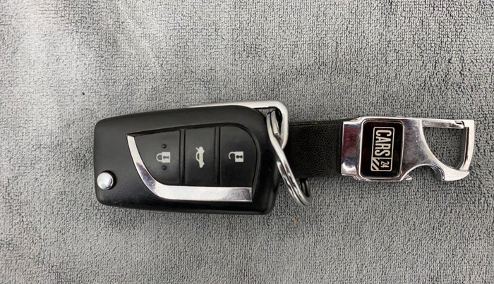 2015 Toyota Corolla Altis G CVT PETROL, Petrol, Automatic, 63,857 km, Key Close Up