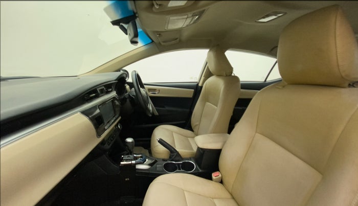 2015 Toyota Corolla Altis G CVT PETROL, Petrol, Automatic, 63,857 km, Right Side Front Door Cabin