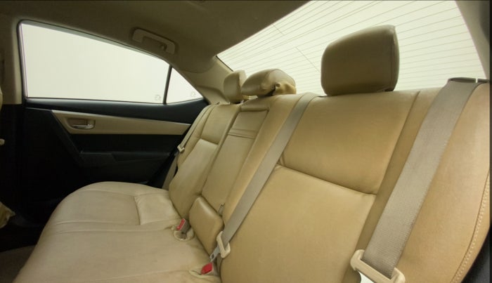 2015 Toyota Corolla Altis G CVT PETROL, Petrol, Automatic, 63,857 km, Right Side Rear Door Cabin