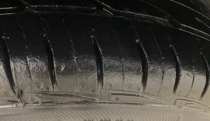 2013 Maruti Alto 800 LXI, Petrol, Manual, 53,030 km, Left Front Tyre Tread