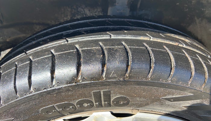 2017 Maruti Wagon R 1.0 VXI, Petrol, Manual, 48,824 km, Left Front Tyre Tread