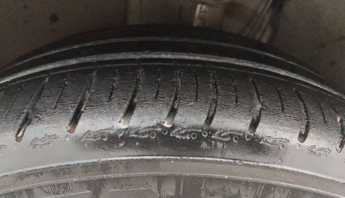 2022 Volkswagen VIRTUS TOPLINE TSI 1.0 AT, Petrol, Automatic, 11,979 km, Left Front Tyre Tread