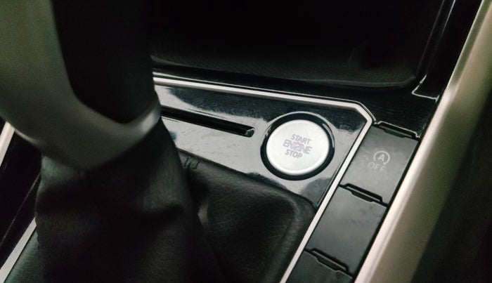 2022 Volkswagen VIRTUS TOPLINE TSI 1.0 AT, Petrol, Automatic, 11,979 km, Keyless Start/ Stop Button