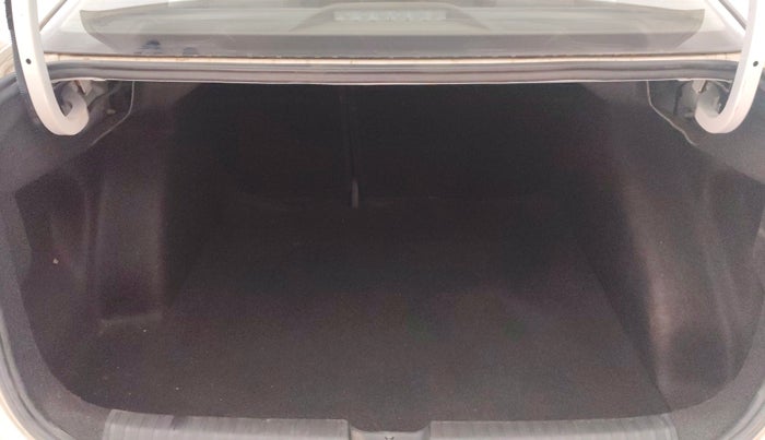 2022 Volkswagen VIRTUS TOPLINE TSI 1.0 AT, Petrol, Automatic, 11,979 km, Boot Inside