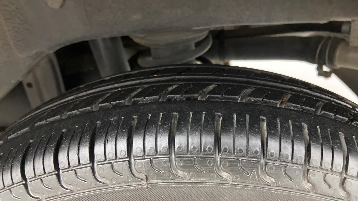 2014 Maruti Alto 800 LXI, Petrol, Manual, 41,028 km, Left Rear Tyre Tread