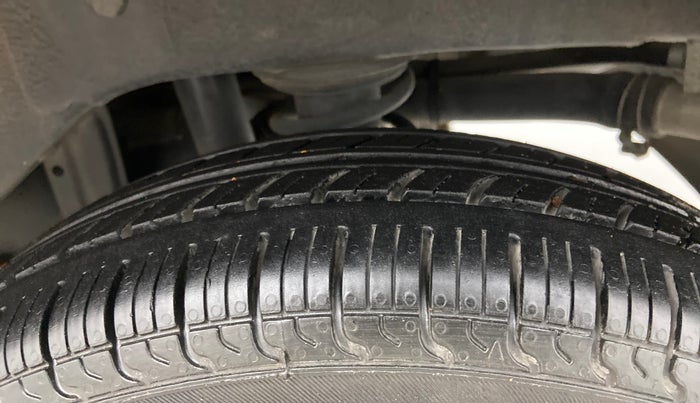 2014 Maruti Alto 800 LXI, Petrol, Manual, 41,028 km, Left Rear Tyre Tread