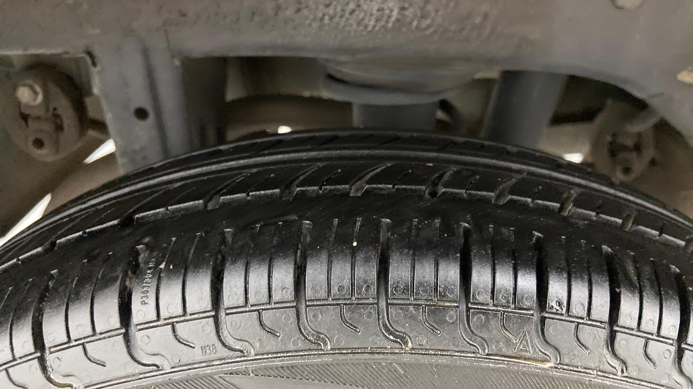 2014 Maruti Alto 800 LXI, Petrol, Manual, 41,028 km, Right Rear Tyre Tread