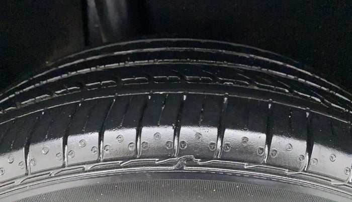 2017 Maruti Baleno ALPHA DIESEL 1.3, Diesel, Manual, 82,136 km, Right Rear Tyre Tread