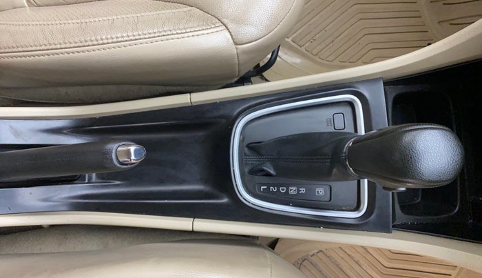 2017 Maruti Ciaz ZXI+ AT, Petrol, Automatic, 47,778 km, Gear Lever