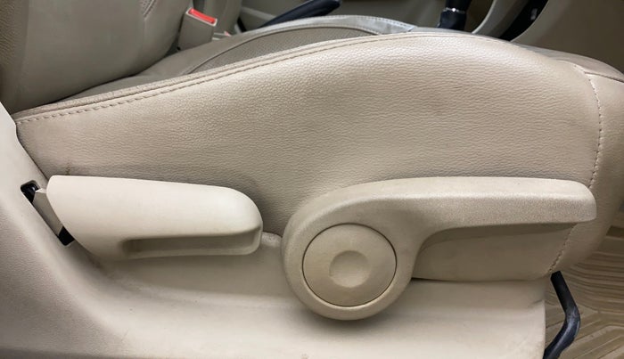 2017 Maruti Ciaz ZXI+ AT, Petrol, Automatic, 47,778 km, Driver Side Adjustment Panel