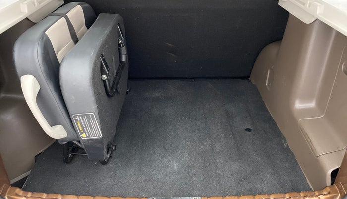 2016 Renault Duster RXL AMT 110 PS, Diesel, Automatic, 26,034 km, Boot Inside