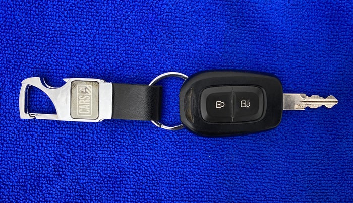 2016 Renault Duster RXL AMT 110 PS, Diesel, Automatic, 26,034 km, Key Close Up