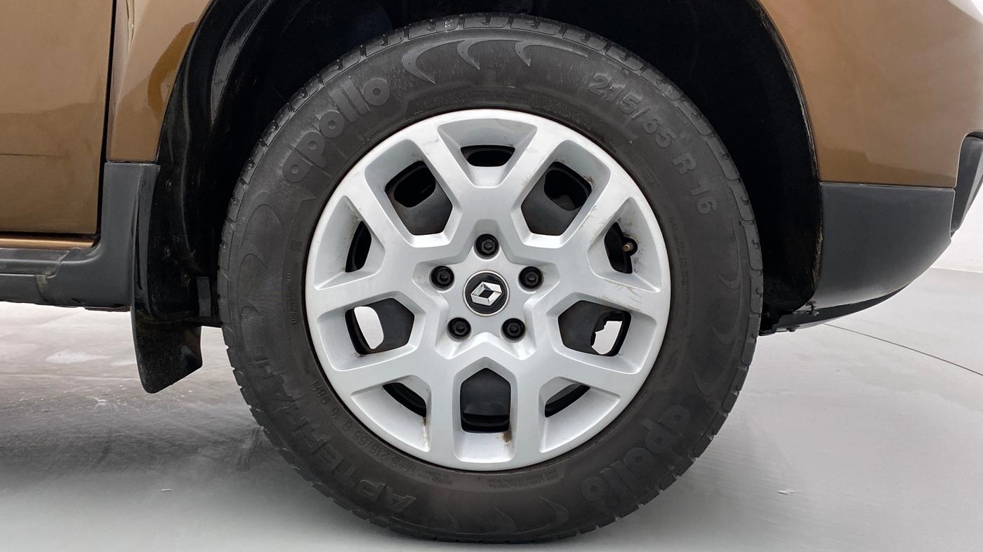 2016 Renault Duster RXL AMT 110 PS, Diesel, Automatic, 26,034 km, Right Front Wheel