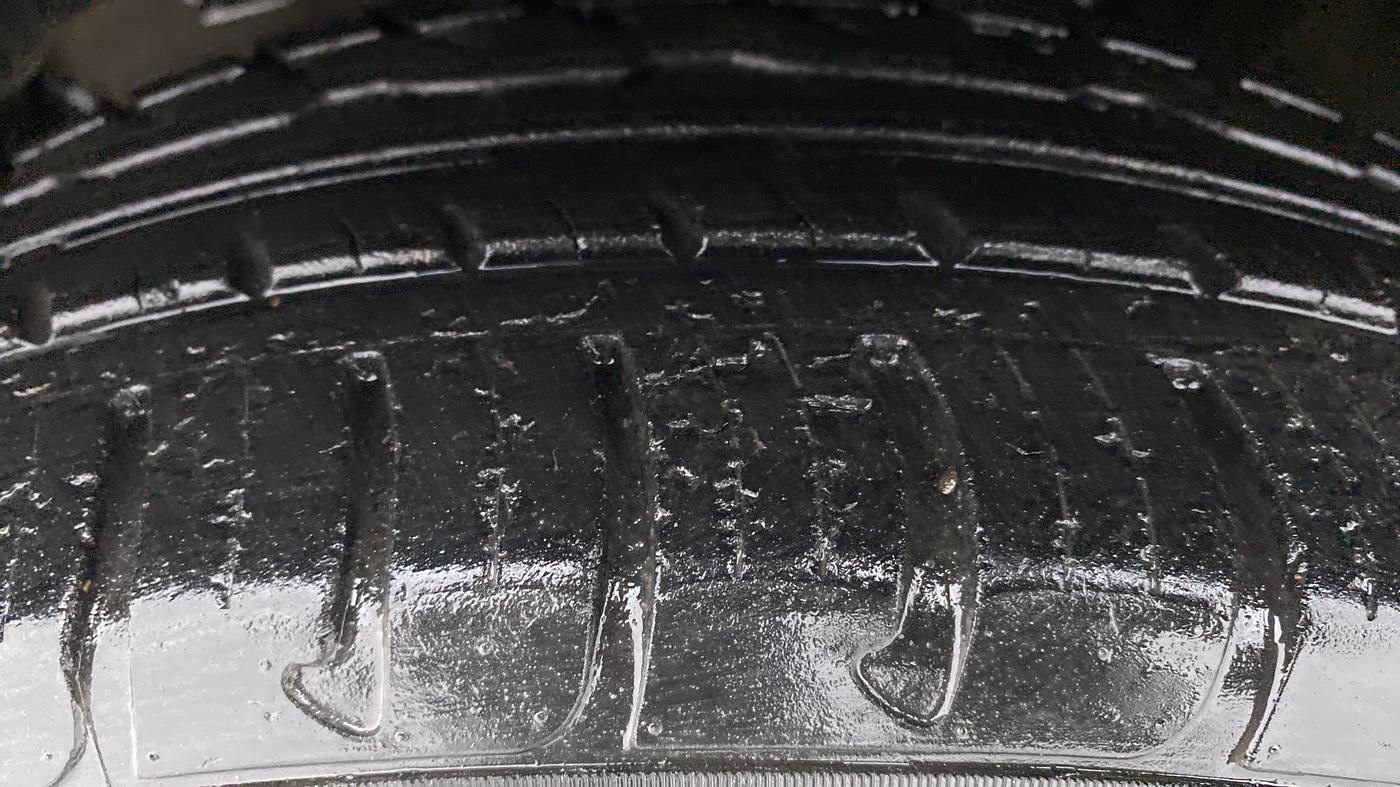 2016 Renault Duster RXL AMT 110 PS, Diesel, Automatic, 26,034 km, Left Front Tyre Tread