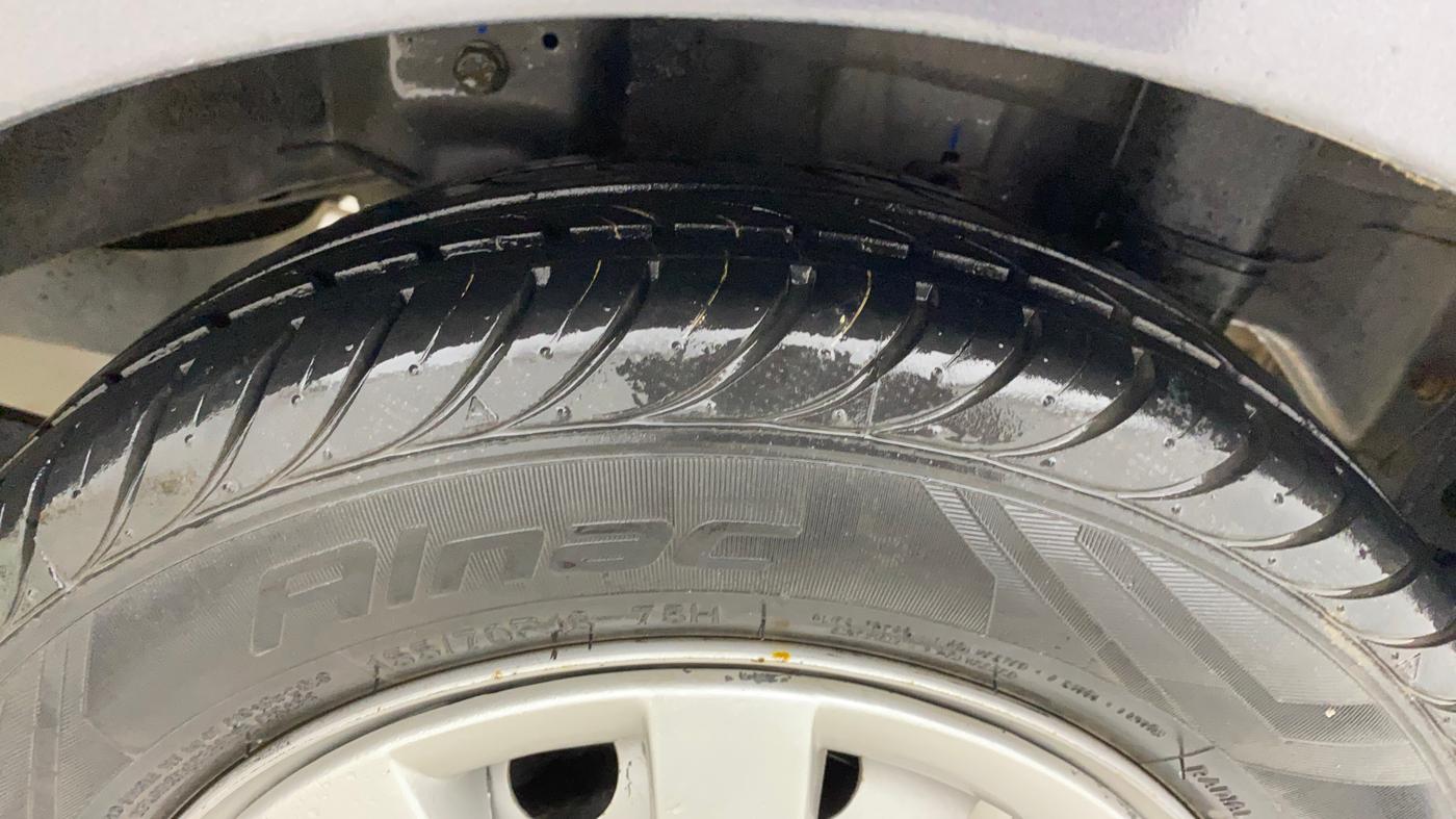 2017 Hyundai Eon ERA +, Petrol, Manual, 43,341 km, Left Rear Tyre Tread