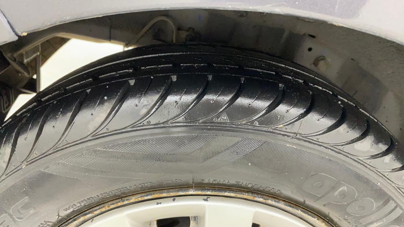 2017 Hyundai Eon ERA +, Petrol, Manual, 43,341 km, Right Rear Tyre Tread