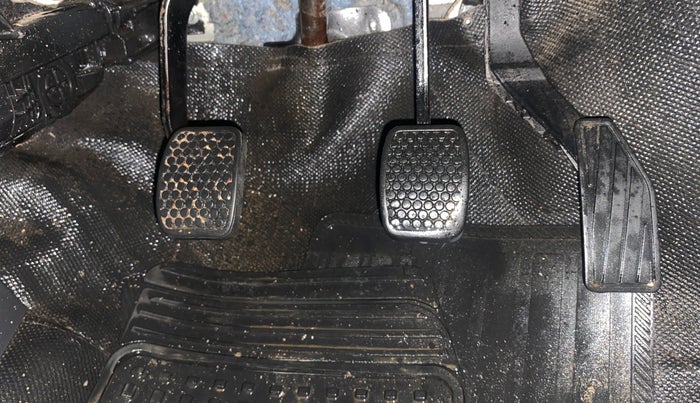 2018 Maruti Alto 800 LXI, Petrol, Manual, 1,16,605 km, Pedals