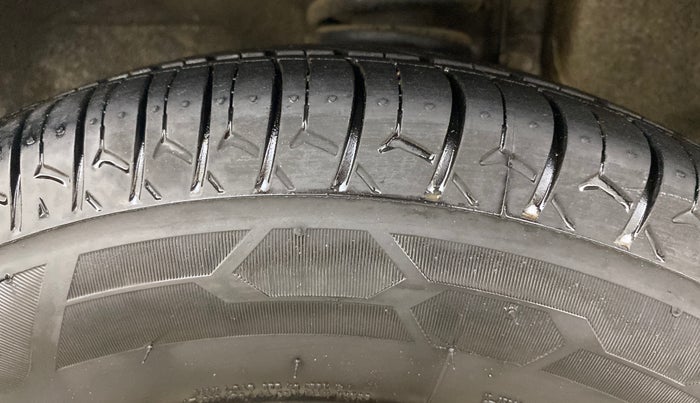 2018 Maruti Alto 800 LXI, Petrol, Manual, 1,16,605 km, Left Front Tyre Tread