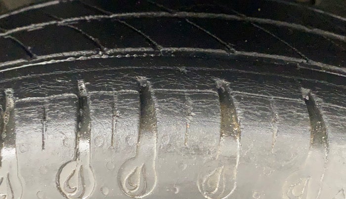 2021 Renault Kwid RXT 1.0 (O), Petrol, Manual, 42,387 km, Right Front Tyre Tread