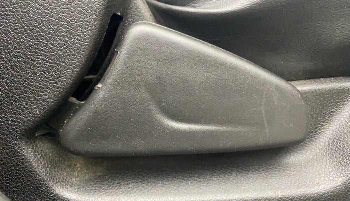 2021 Renault Kwid RXT 1.0 (O), Petrol, Manual, 42,387 km, Driver Side Adjustment Panel