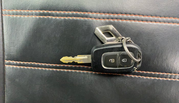 2021 Renault Kwid RXT 1.0 (O), Petrol, Manual, 42,387 km, Key Close Up