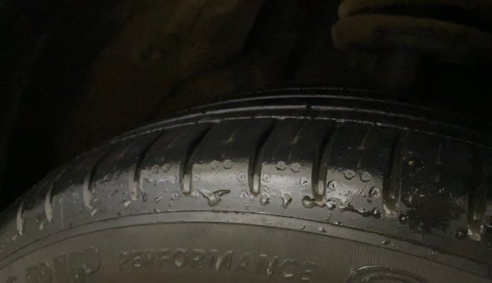 2022 MG HECTOR PLUS SHARP 1.5 PETROL TURBO CVT 6-STR, Petrol, Automatic, 18,482 km, Right Front Tyre Tread