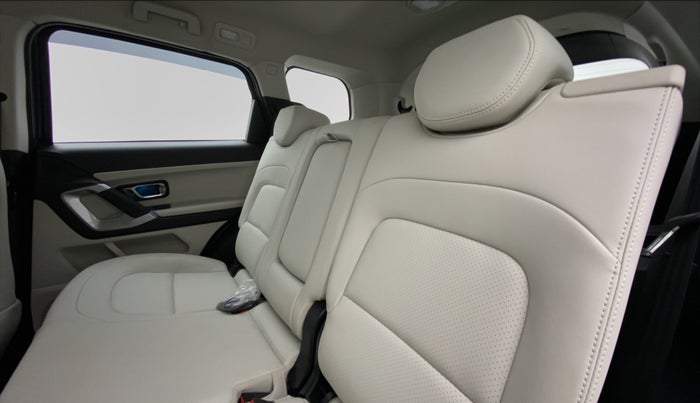 2021 Tata Safari XZ+ 2.0 KRYOTEC, Diesel, Manual, 12,638 km, Right Side Rear Door Cabin