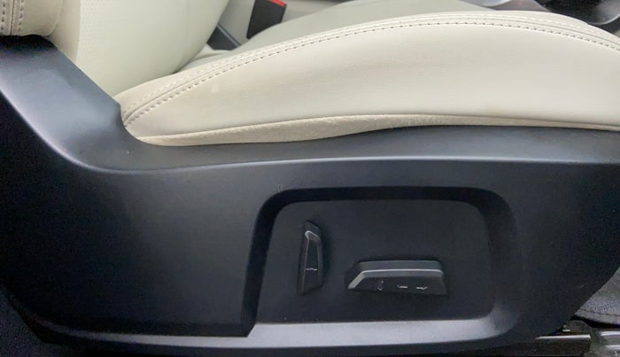 2021 Tata Safari XZ+ 2.0 KRYOTEC, Diesel, Manual, 12,638 km, Driver Side Adjustment Panel