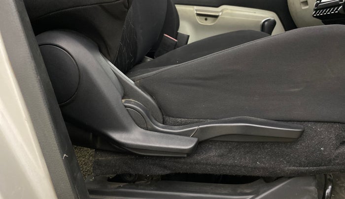 2018 Maruti IGNIS ALPHA 1.2 AMT, Petrol, Automatic, 1,03,843 km, Driver Side Adjustment Panel