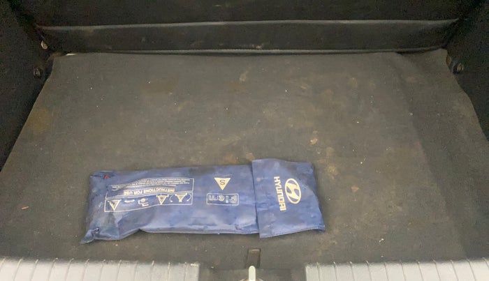 2017 Hyundai Elite i20 ASTA 1.2, Petrol, Manual, 1,06,073 km, Boot Inside