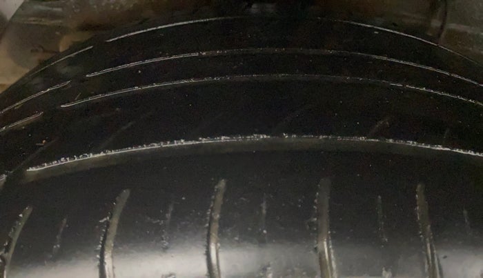 2017 Hyundai Elite i20 ASTA 1.2, Petrol, Manual, 1,06,073 km, Right Rear Tyre Tread