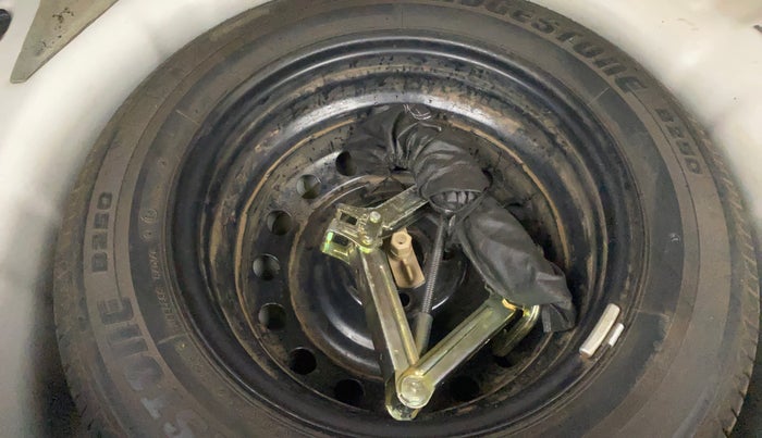 2017 Hyundai Elite i20 ASTA 1.2, Petrol, Manual, 1,06,073 km, Spare Tyre