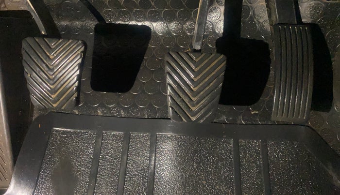 2017 Hyundai Elite i20 ASTA 1.2, Petrol, Manual, 1,06,073 km, Pedals