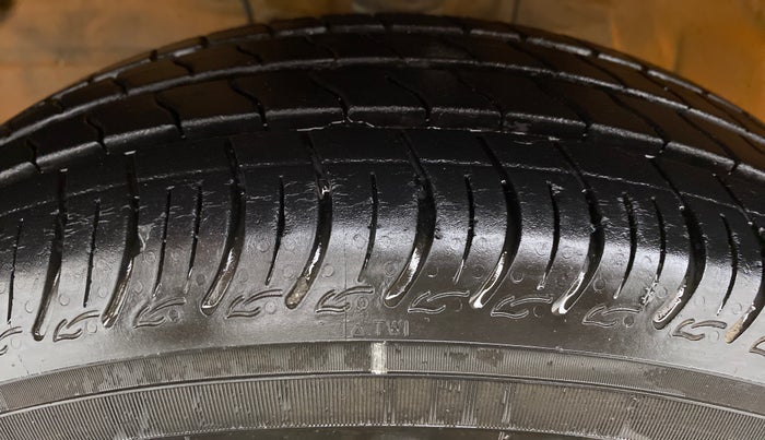 2019 Maruti S PRESSO VXI PLUS, Petrol, Manual, 6,056 km, Left Front Tyre Tread