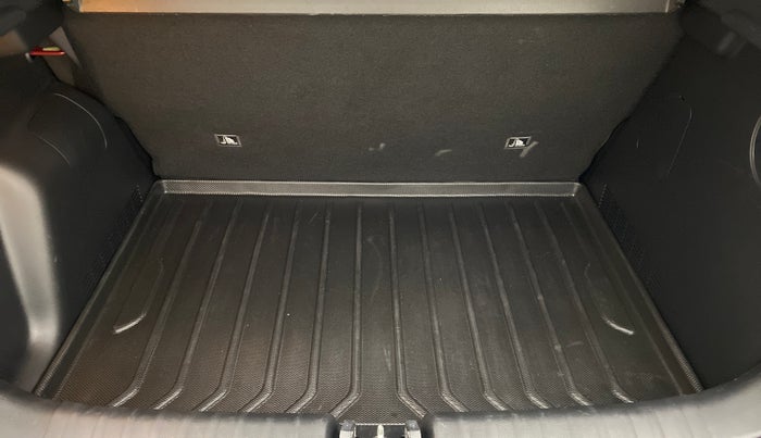 2022 KIA SONET GTX PLUS 1.5D AT DUAL TONE, Diesel, Automatic, 4,546 km, Boot Inside