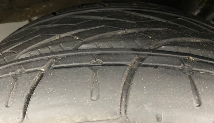 2022 KIA SONET GTX PLUS 1.5D AT DUAL TONE, Diesel, Automatic, 4,546 km, Left Rear Tyre Tread