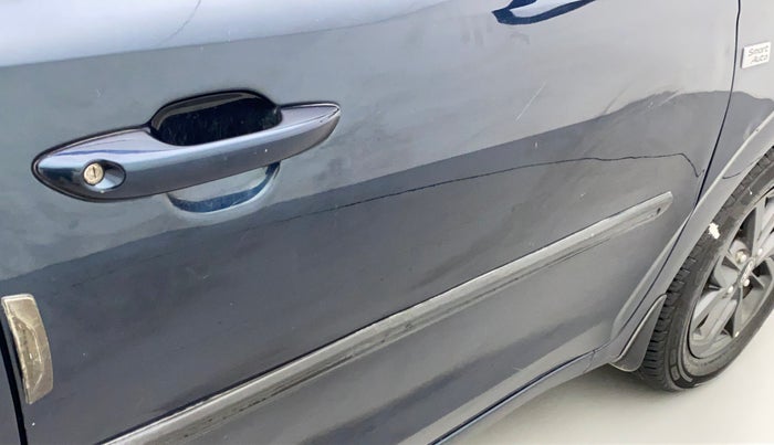 2019 Hyundai GRAND I10 NIOS SPORTZ AMT 1.2 KAPPA VTVT, Petrol, Automatic, 76,421 km, Driver-side door - Minor scratches